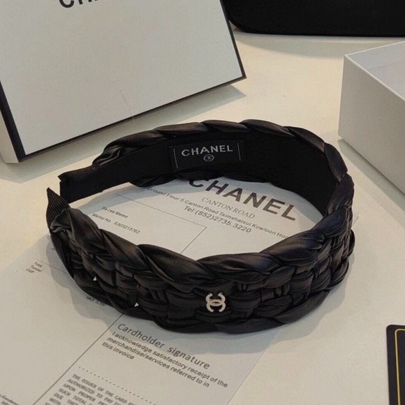 CHANEL Black Braided Leather Headband with Silver CC Charm - Picture 4 of 6